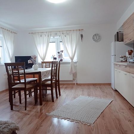 Apartman Paula -Dovolenka Pri Aquaparku Liptovský Mikuláš エクステリア 写真