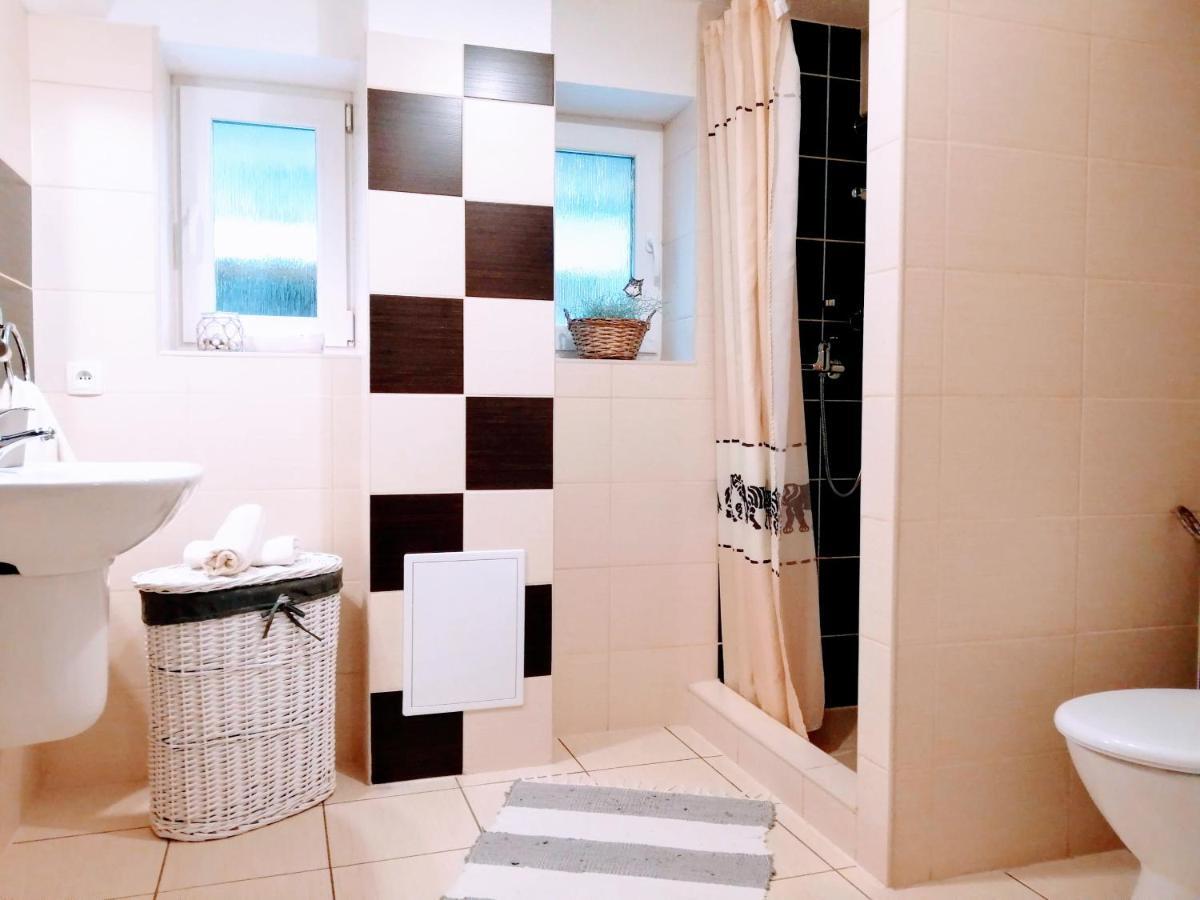 Apartman Paula -Dovolenka Pri Aquaparku Liptovský Mikuláš エクステリア 写真